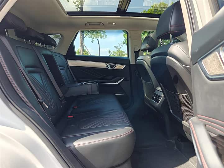 Фото 17 - Bestune T99