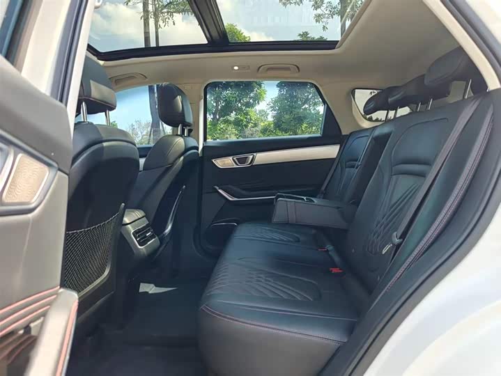 Фото 18 - Bestune T99