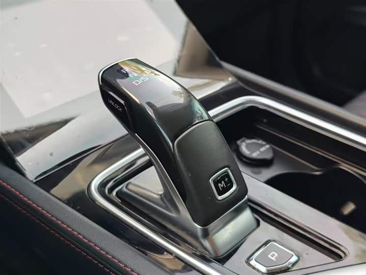 Фото 22 - Bestune T99