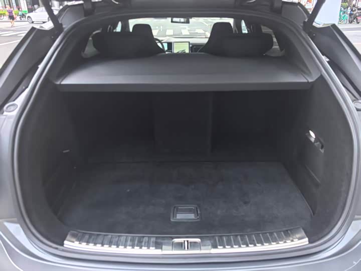 Фото 11 - HiPhi X