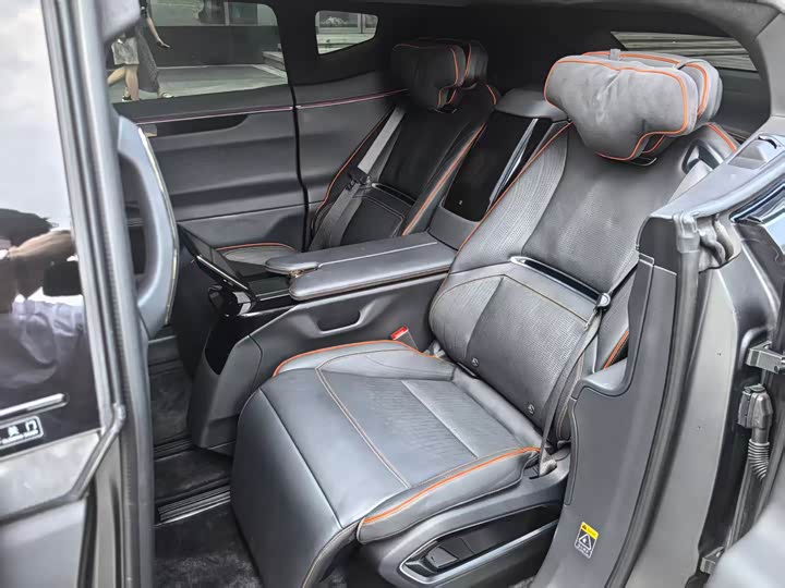 Фото 20 - HiPhi X