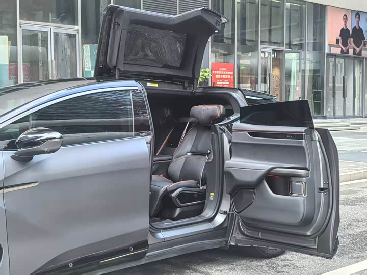 Фото 22 - HiPhi X