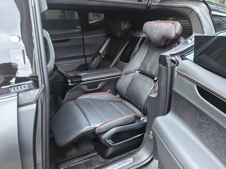 Фото 27 - HiPhi X