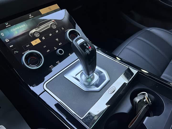 Фото 13 - Land Rover Range Rover Evoque L