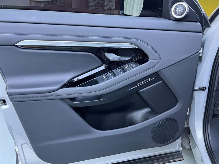 Фото 15 - Land Rover Range Rover Evoque L