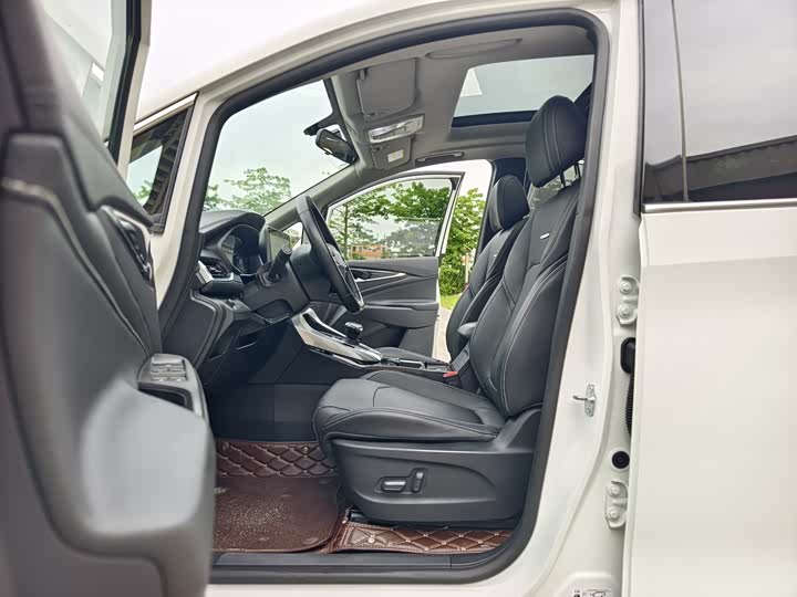 Фото 10 - Maxus Mifa 5