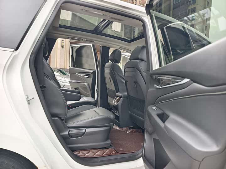 Фото 13 - Maxus Mifa 5