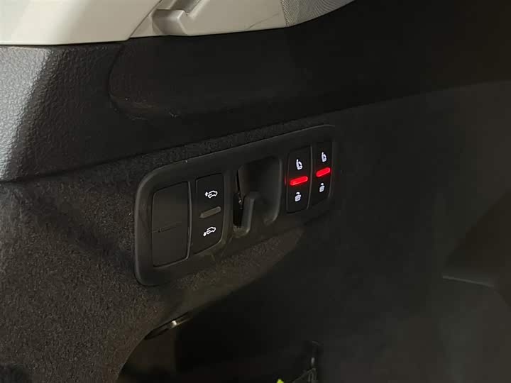 Фото 13 - Audi Q7