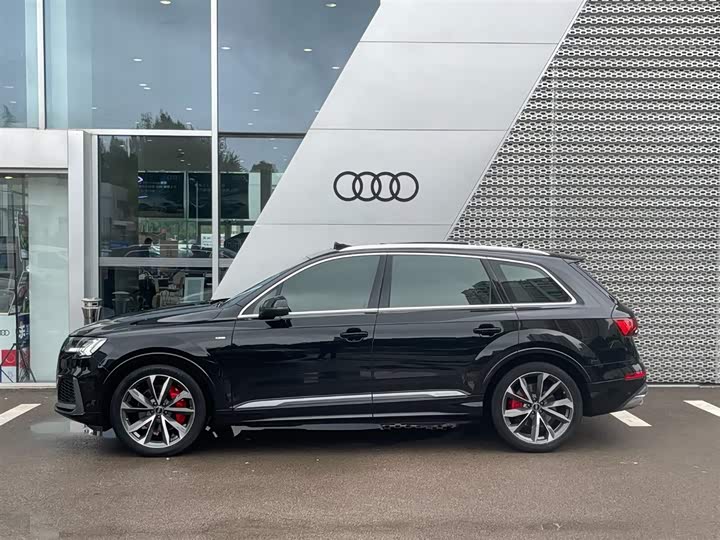 Фото 3 - Audi Q7