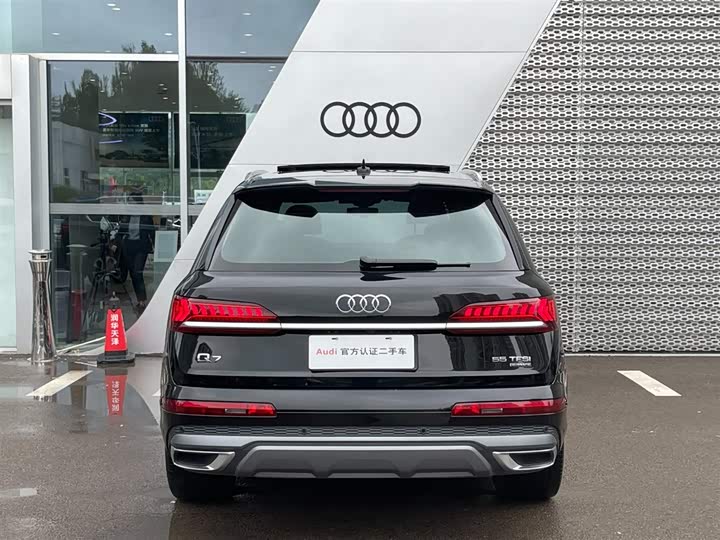 Фото 4 - Audi Q7