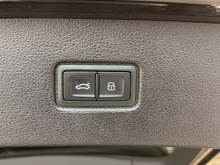 Фото 9 - Audi Q7