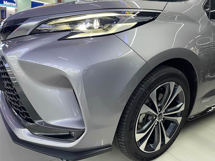 Фото 17 - Toyota Granvia