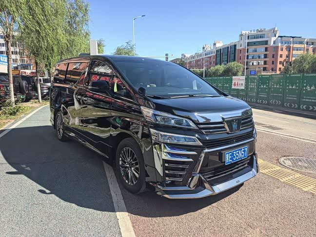 Фото 3 - Toyota Vellfire
