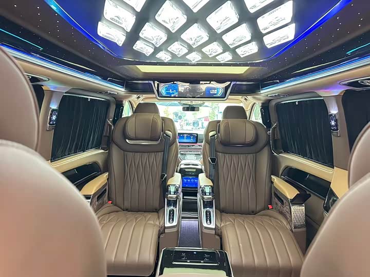 Фото 11 - Mercedes-Benz V-Class