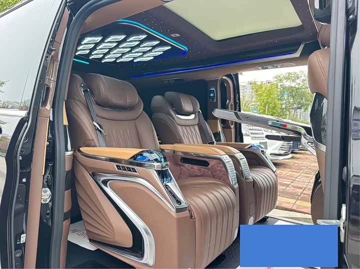 Фото 8 - Mercedes-Benz V-Class