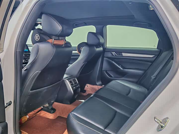 Фото 10 - Honda Inspire