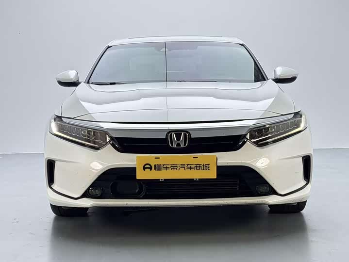 Фото 2 - Honda Inspire