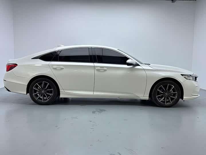 Фото 7 - Honda Inspire