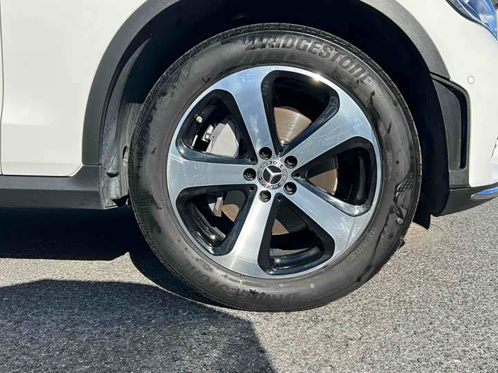 Фото 17 - Mercedes-Benz GLC-Class