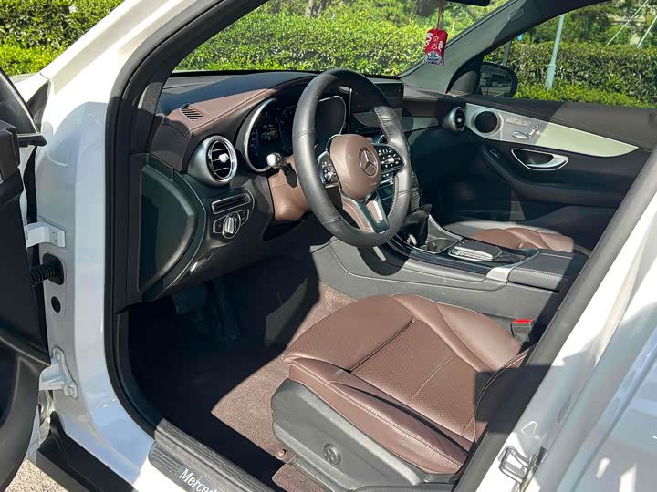 Фото 8 - Mercedes-Benz GLC-Class