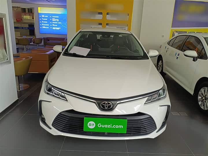 Фото 3 - Toyota Corolla