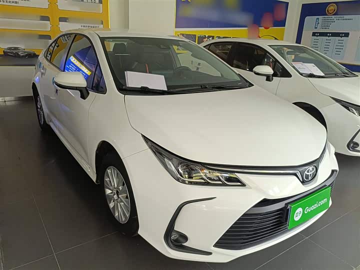 Фото 4 - Toyota Corolla