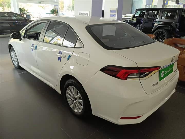 Фото 5 - Toyota Corolla