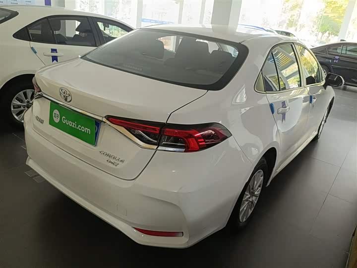 Фото 7 - Toyota Corolla