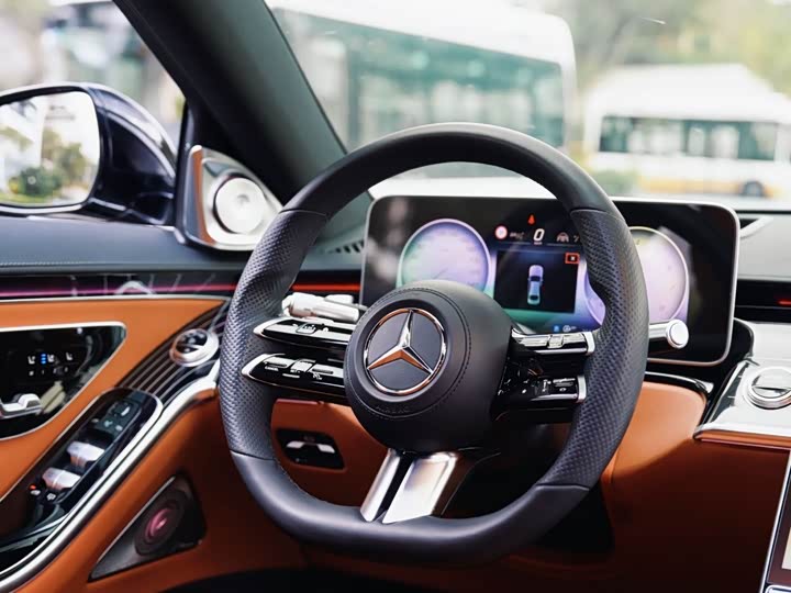 Фото 13 - Mercedes-Benz S-Class