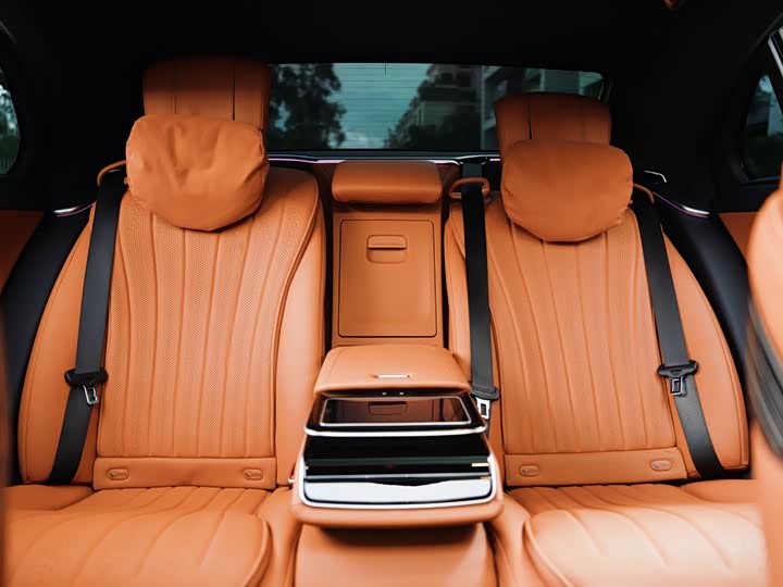 Фото 17 - Mercedes-Benz S-Class