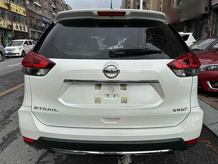 Фото 10 - Nissan X-Trail