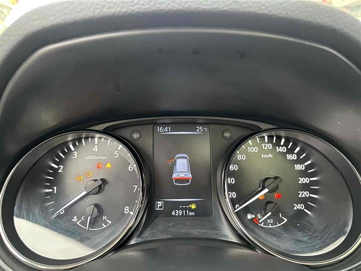 Фото 6 - Nissan X-Trail