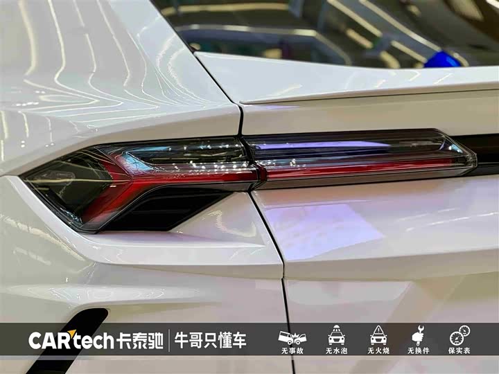 Фото 11 - Lamborghini Urus