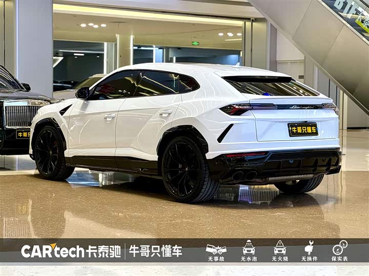 Фото 6 - Lamborghini Urus