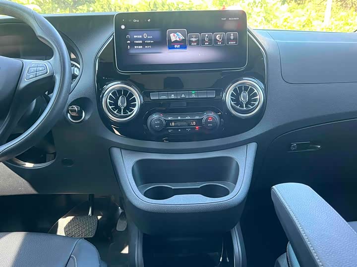 Фото 12 - Mercedes-Benz Vito