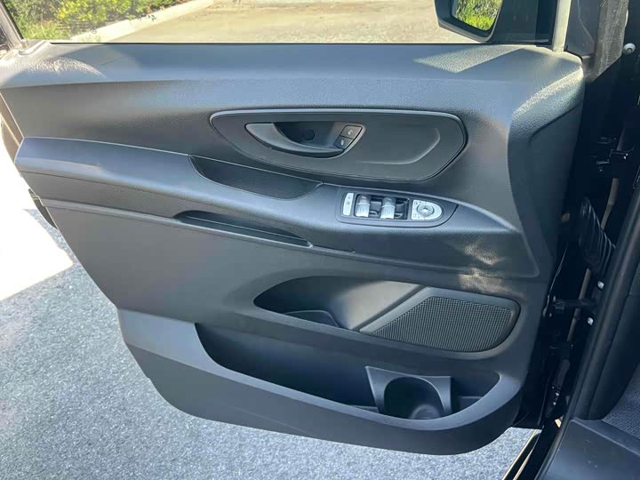 Фото 14 - Mercedes-Benz Vito