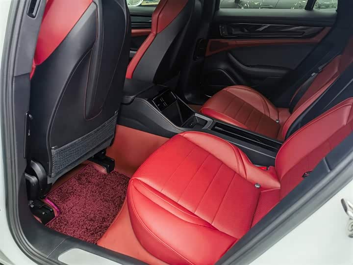 Фото 8 - Porsche Panamera