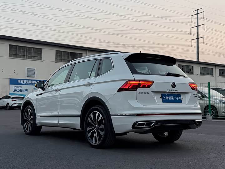 Фото 23 - Volkswagen Tiguan L Pro