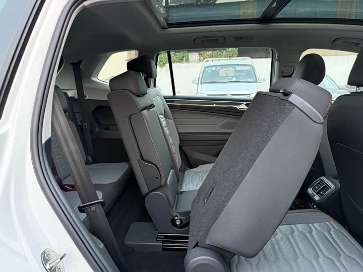 Фото 28 - Volkswagen Tiguan L Pro