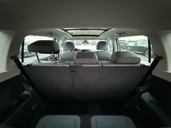 Фото 34 - Volkswagen Tiguan L Pro