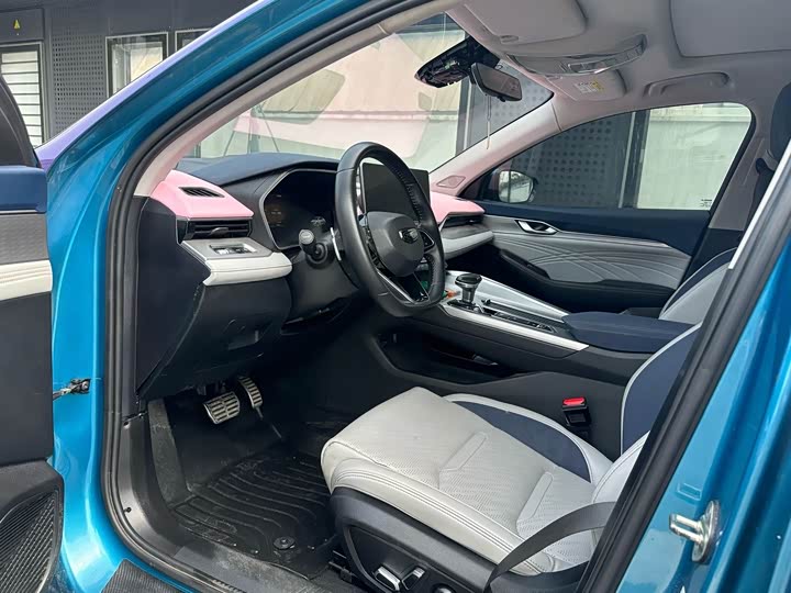 Фото 4 - Geely Preface