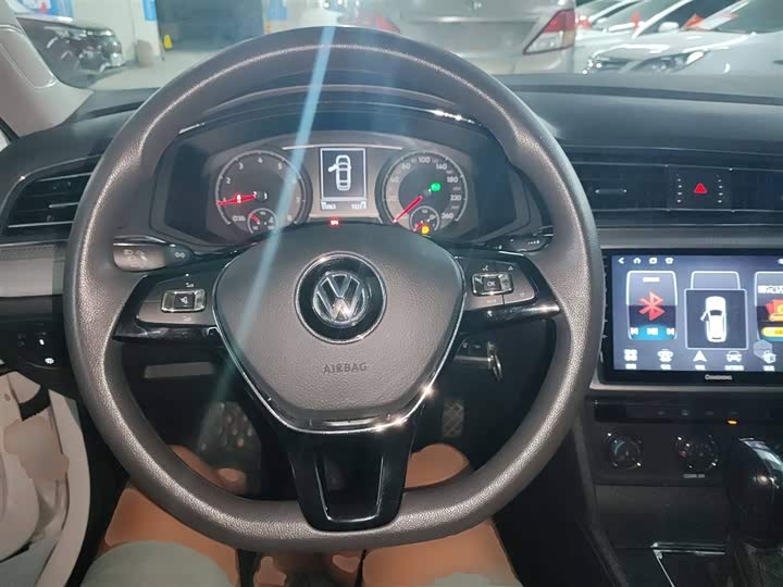 Фото 11 - Volkswagen Lamando L