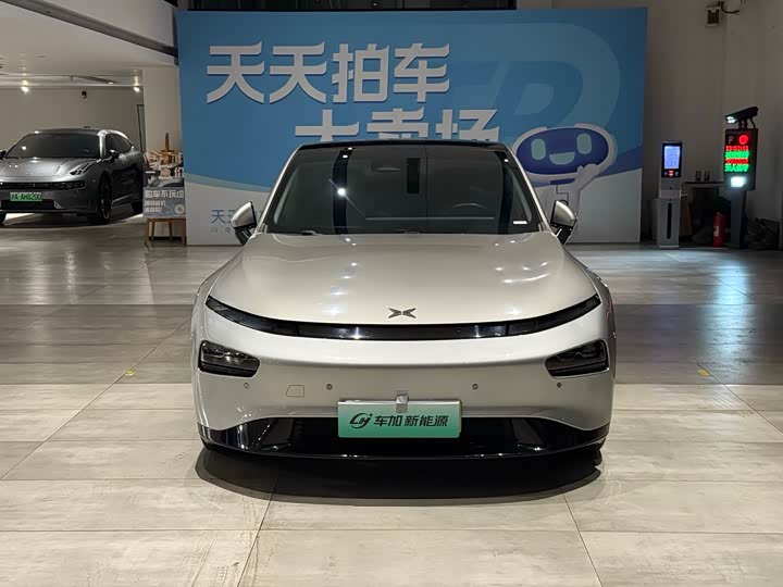 Фото 2 - XPeng P7