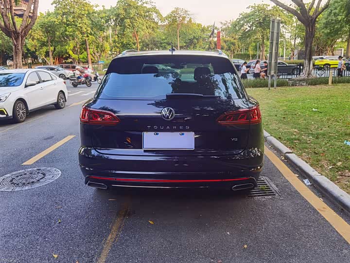 Фото 11 - Volkswagen Touareg