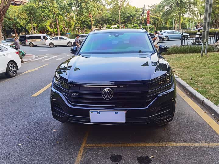 Фото 12 - Volkswagen Touareg