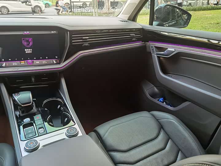 Фото 5 - Volkswagen Touareg