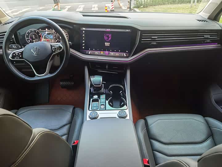 Фото 7 - Volkswagen Touareg