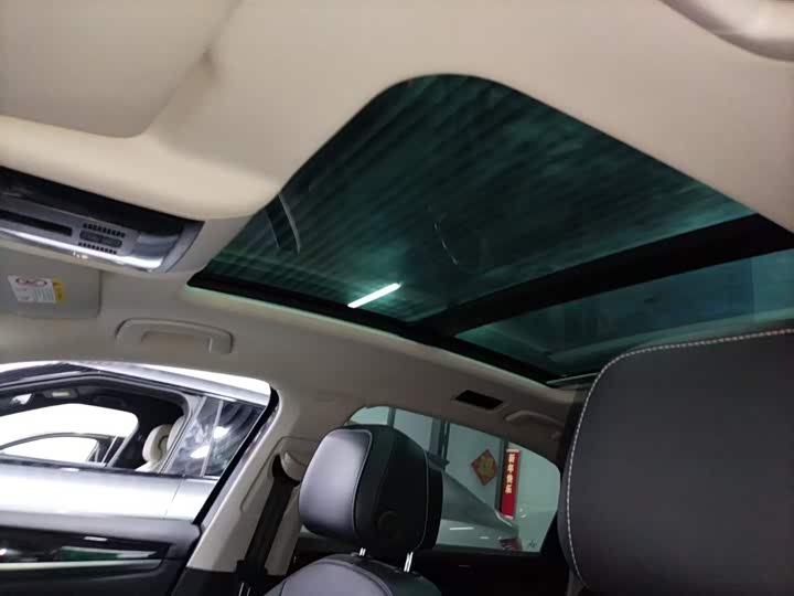 Фото 14 - Volkswagen Passat