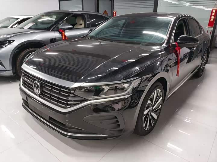 Фото 2 - Volkswagen Passat