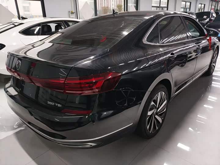 Фото 8 - Volkswagen Passat